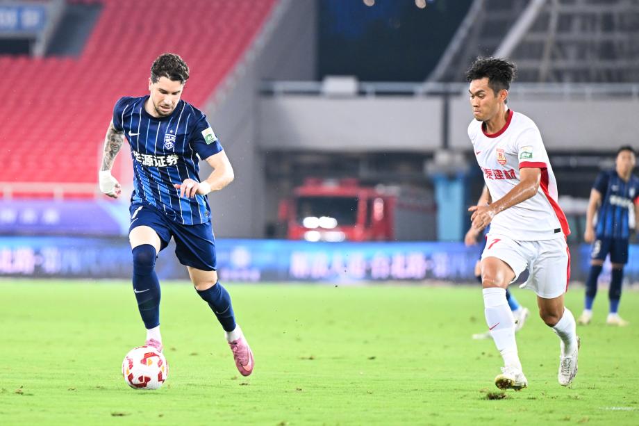 [图]进球契机把捏不住 武汉三镇主场平长春亚泰