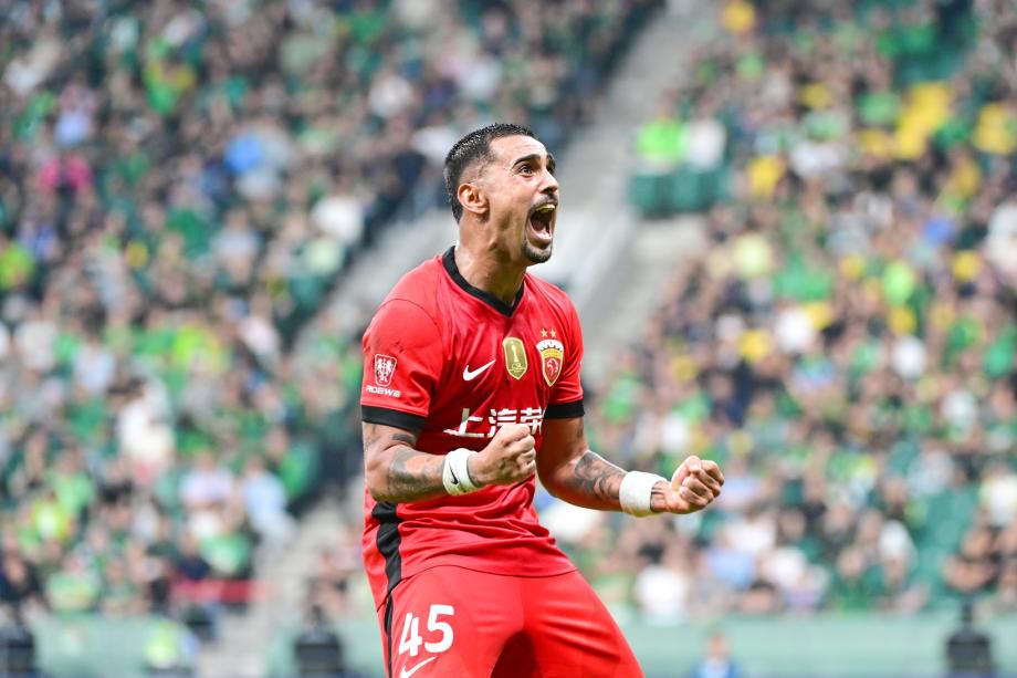 [图]中超-莱昂纳多帽子戏法 上海海港3-2北京国安